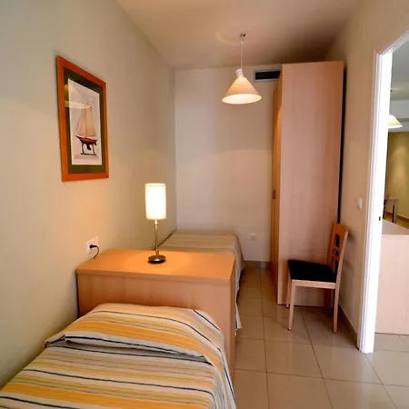 In Lescala For Six People * L' Escala