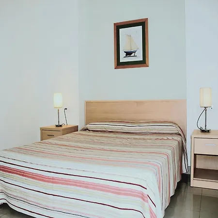 In Lescala For Six People *