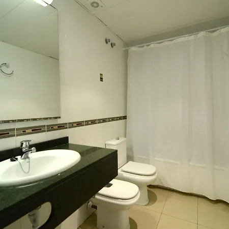 In Lescala For Six People * L' Escala